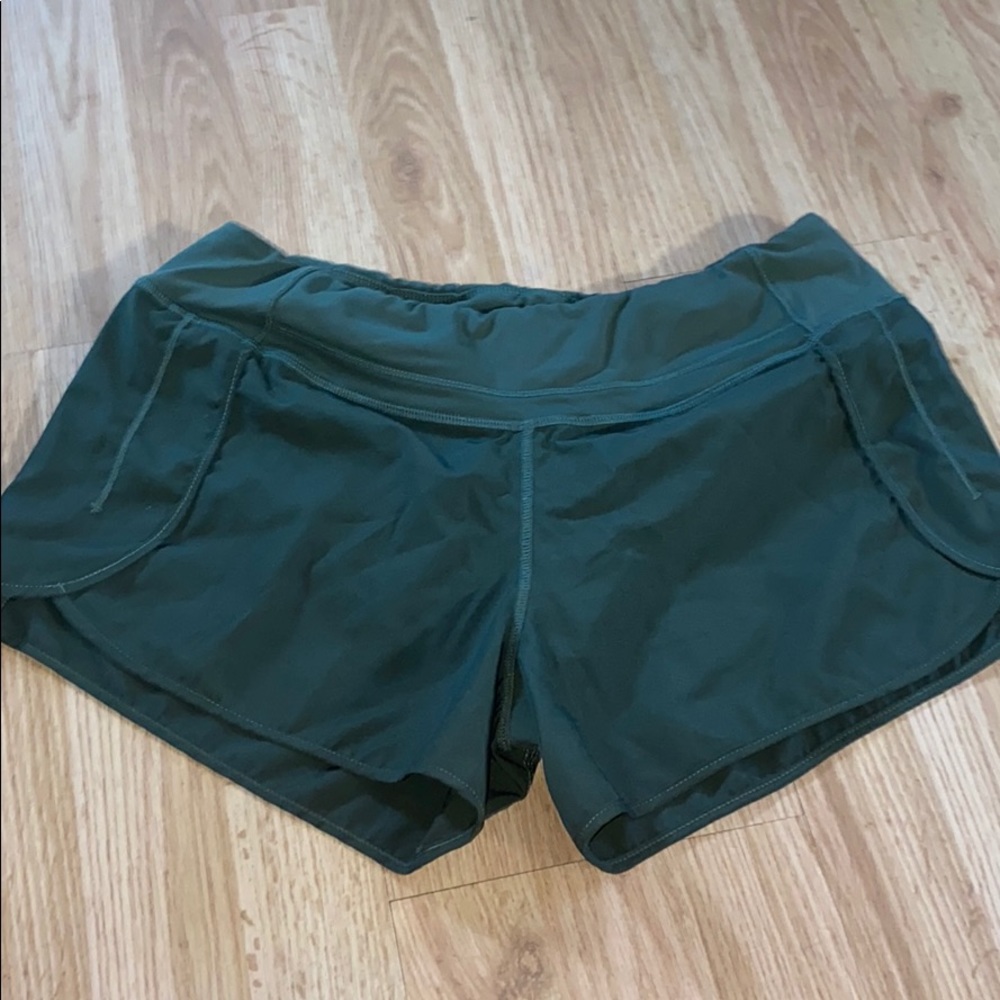 Born primitive shorts “army green “